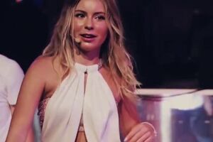 Дочь Навки отказалась от ее фамилии