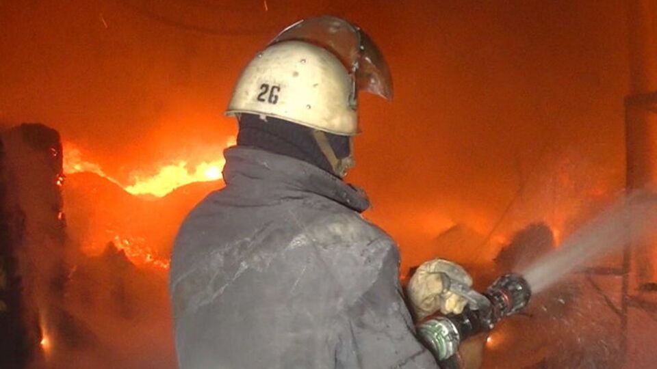 Пожар возник около 3.30, потушили его к 6 утра