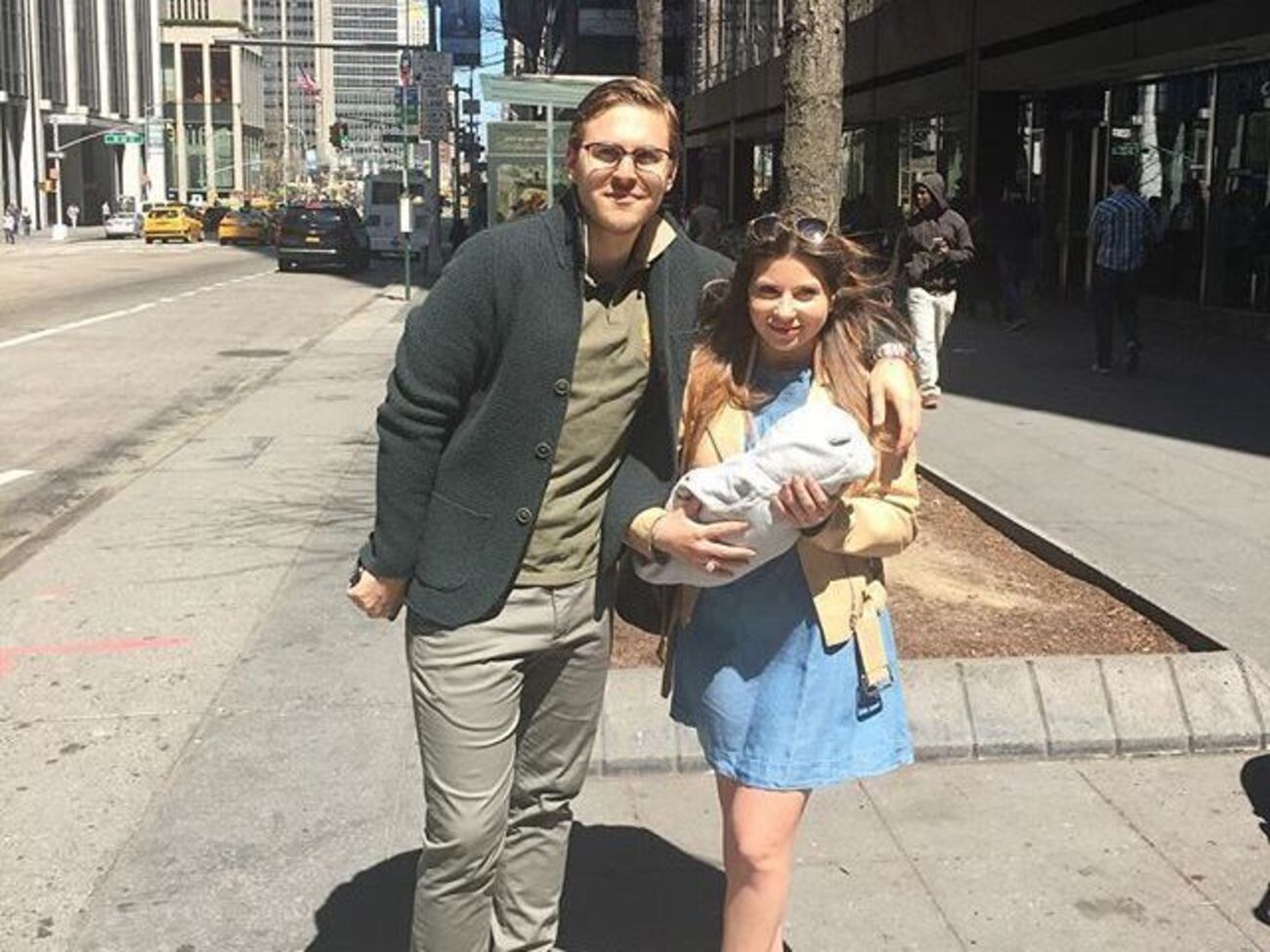 Юдашкина:&nbsp;Поскольку активно спортом заниматься пока нельзя, я решила каждый день ходить по 20---25 мин на эллипсе. Ведь нужно скидывать набранные кг за беременность