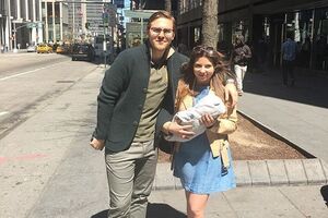 Юдашкина: Поскольку активно спортом заниматься пока нельзя, я решила каждый день ходить по 20---25 мин на эллипсе. Ведь нужно скидывать набранные кг за беременность