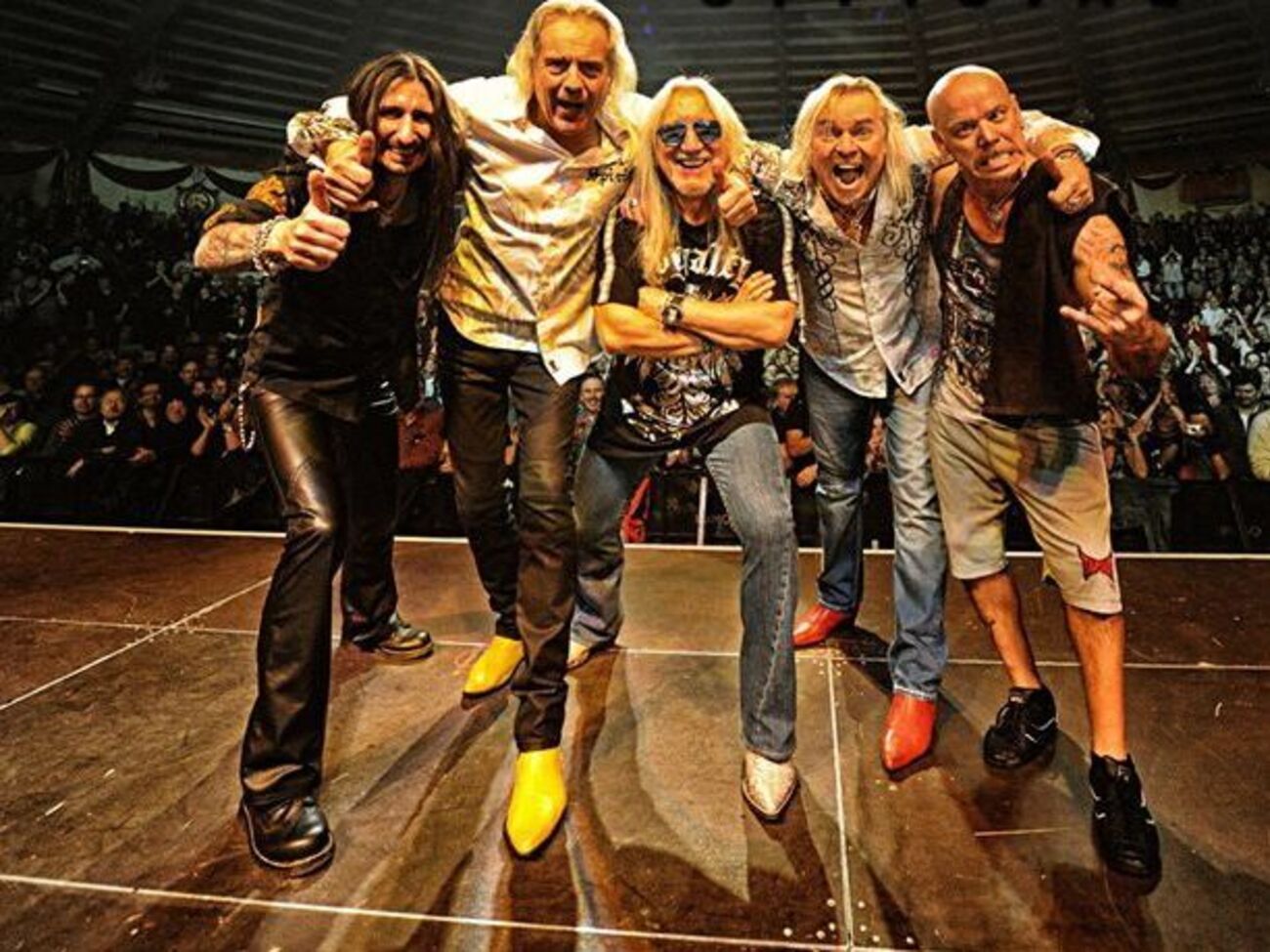 Uriah Heep:&nbsp;Туалет в поезде во время нашей ночной поездки из Одессы в Харьков в Украине! Эти поезда старые во всех отношениях!