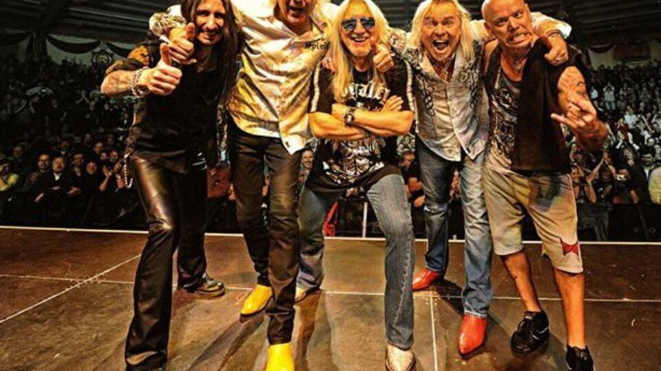 Uriah Heep: Туалет в поезде во время нашей ночной поездки из Одессы в Харьков в Украине! Эти поезда старые во всех отношениях!