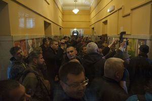 Митингующие ворвались в здание Киевсовета