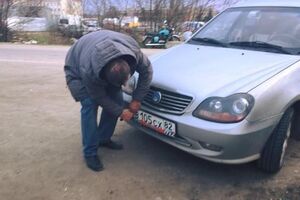 РФ вынудила жителей Крыма под угрозой штрафов заменить регистрационные номера на автомобили