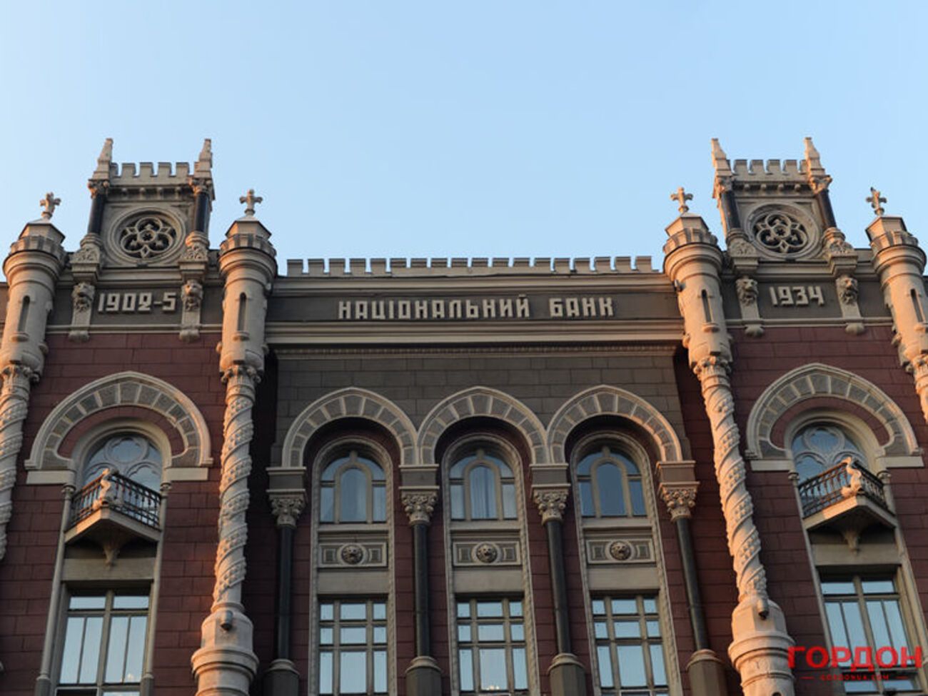 Нацбанк заставил украинские банки отчитаться о счетах людей, причастных к делу Савченко, Сенцова и Кольченко