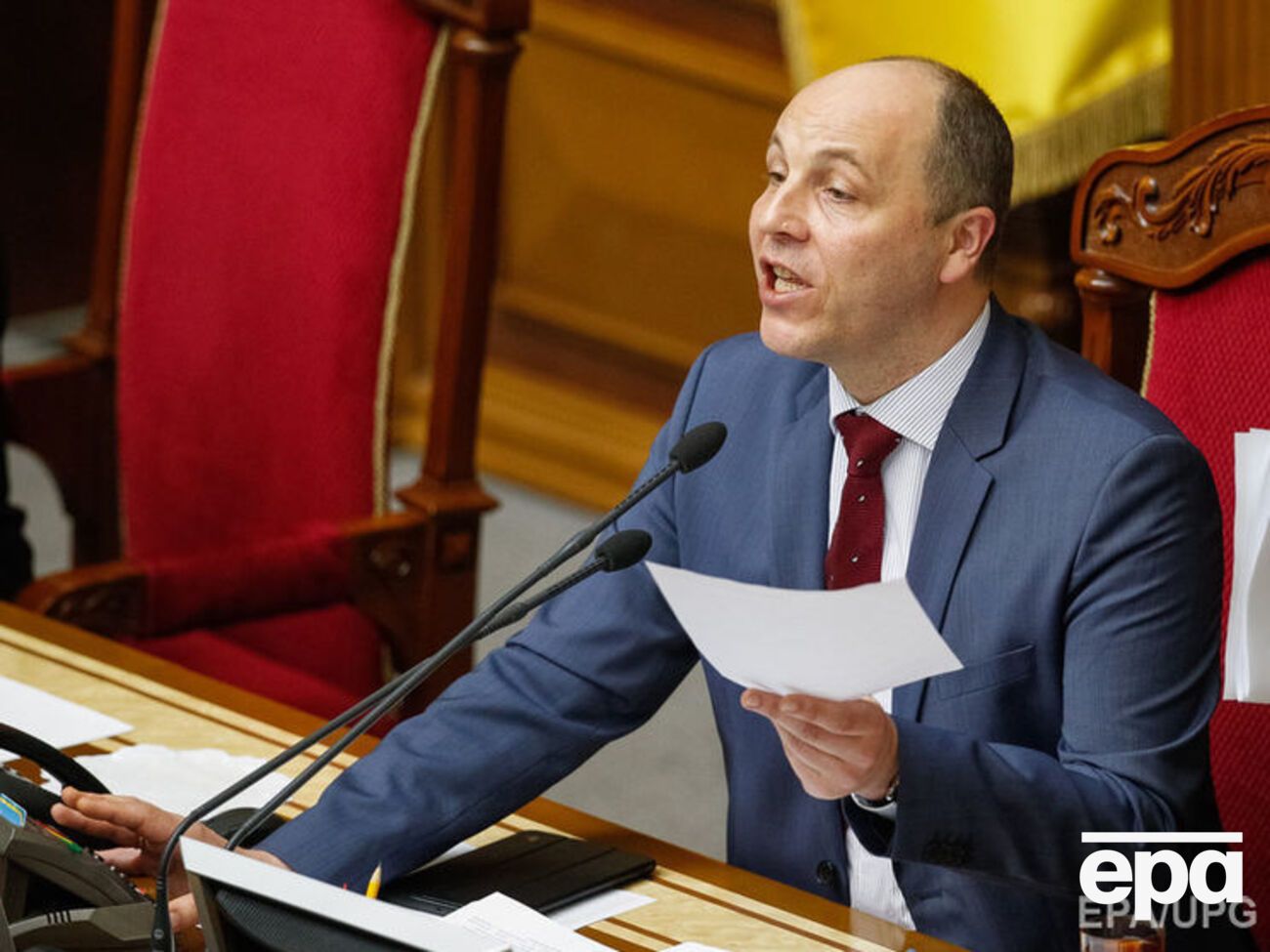 Андрей Парубий пригрозил запретить командировки депутатов во время пленарных заседаний