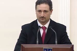 Источник: Контракт со Смелянским еще не подписан