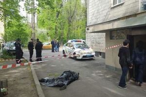 В Соломенском районе Киева с девятого этажа дома по улице Донца, 21-А выбросился мужчина
