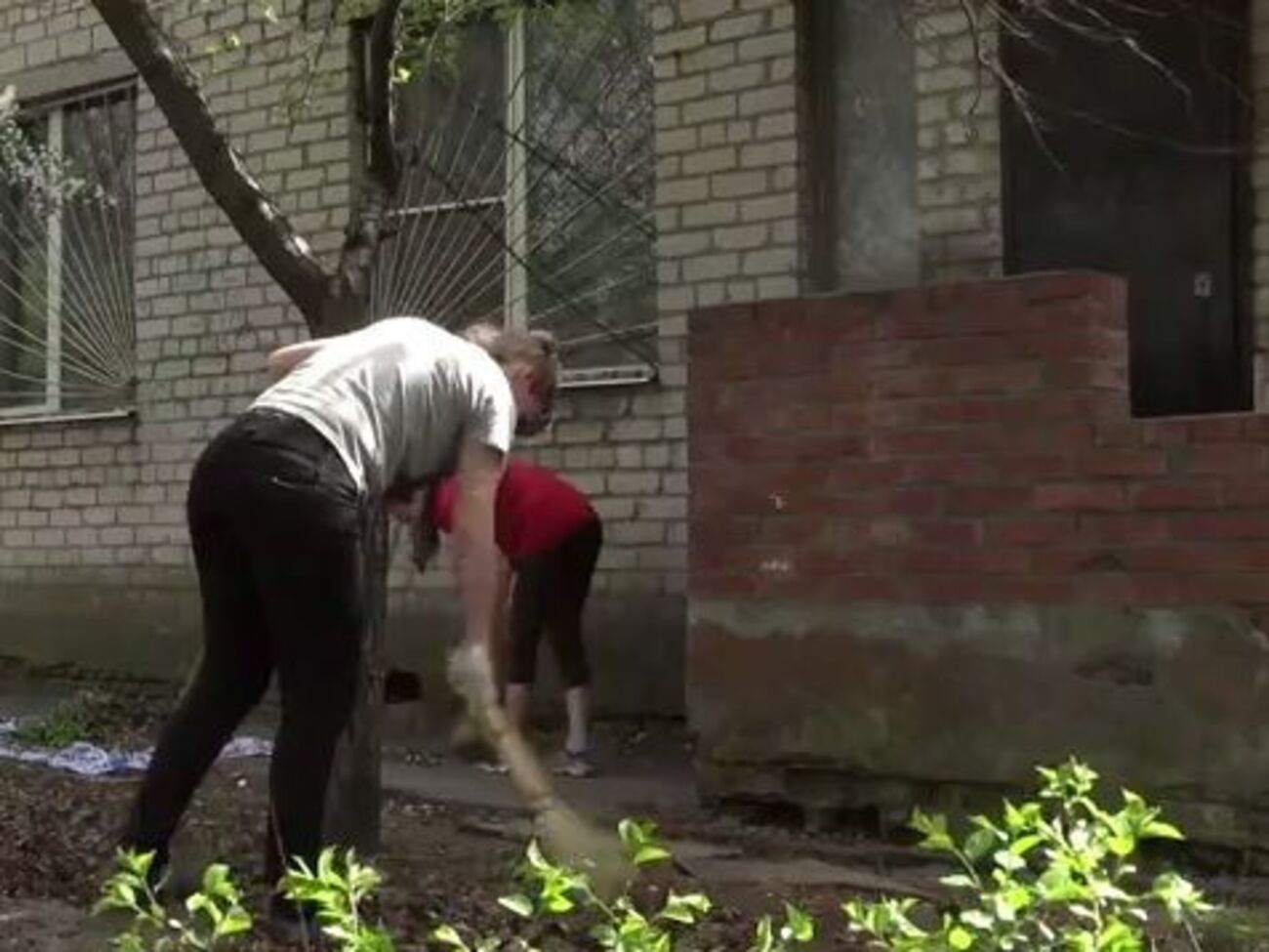 Вынужденные переселенцы за труд получают ваучеры на продукты