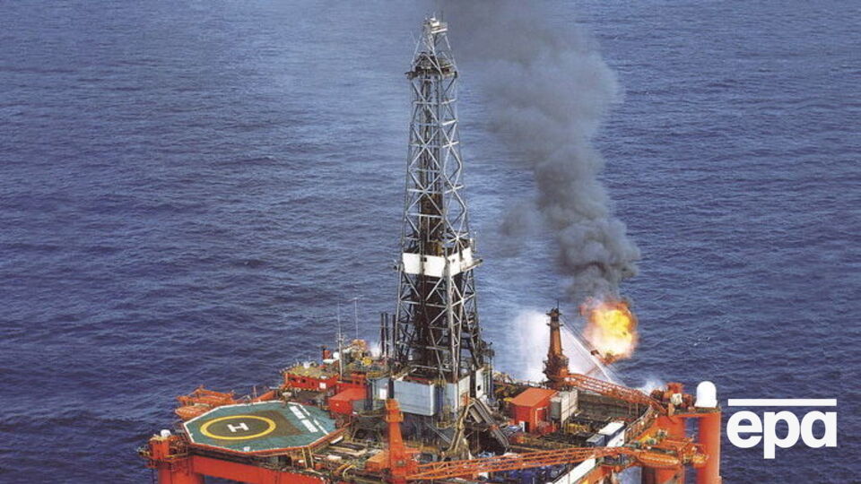 Цена на нефть несколько снизилась
