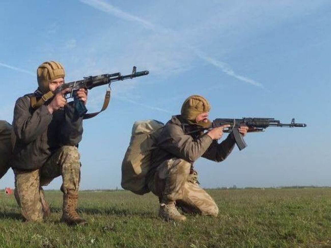 Минобороны показало учения украинских десантников. Фоторепортаж