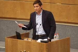 Дмитрий Гудков: Даже "ястребы" из Кремля поняли, что трава все равно прорастет через асфальт