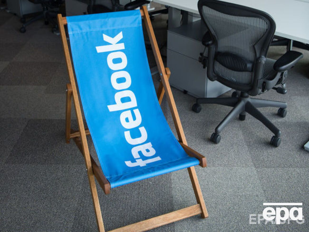 Facebook планирует очередную новинку, пишет WSJ
