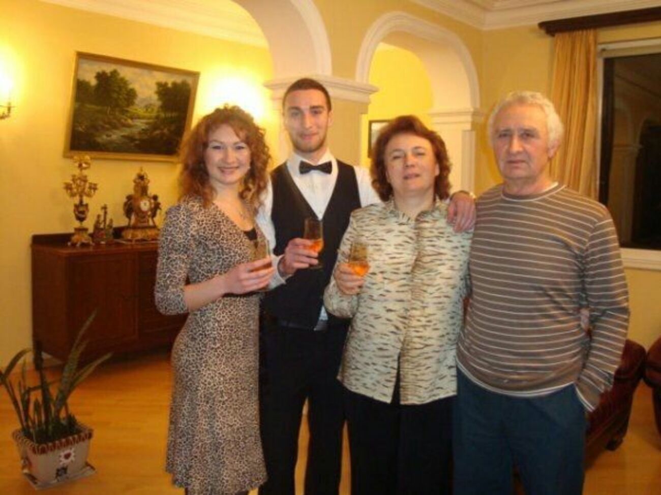 Иракли Макацария показал сестру и родителей