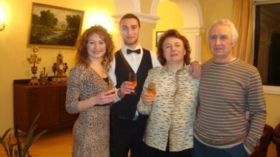 Иракли Макацария показал сестру и родителей