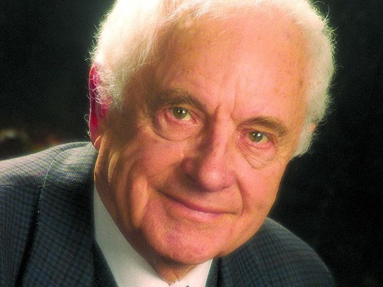 В театре имени Франко Федоряченко проработал около 40 лет