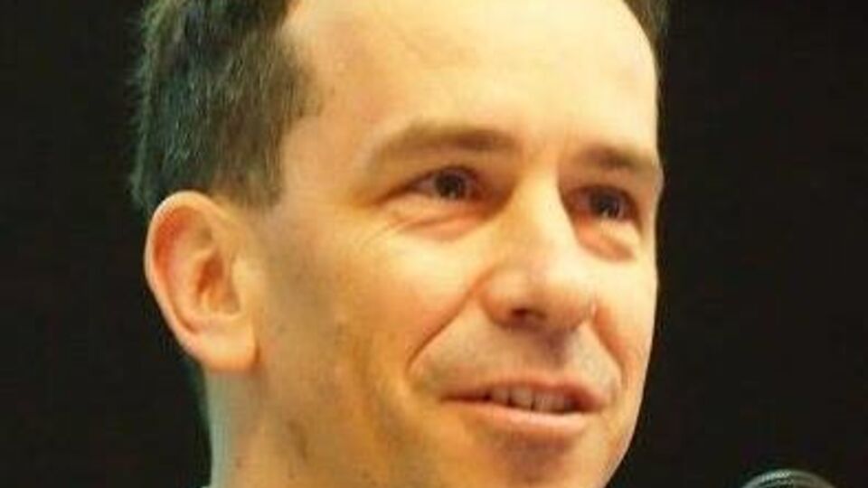 Пресс-атташе Давид Стулик пообещал позже сообщить причины переноса