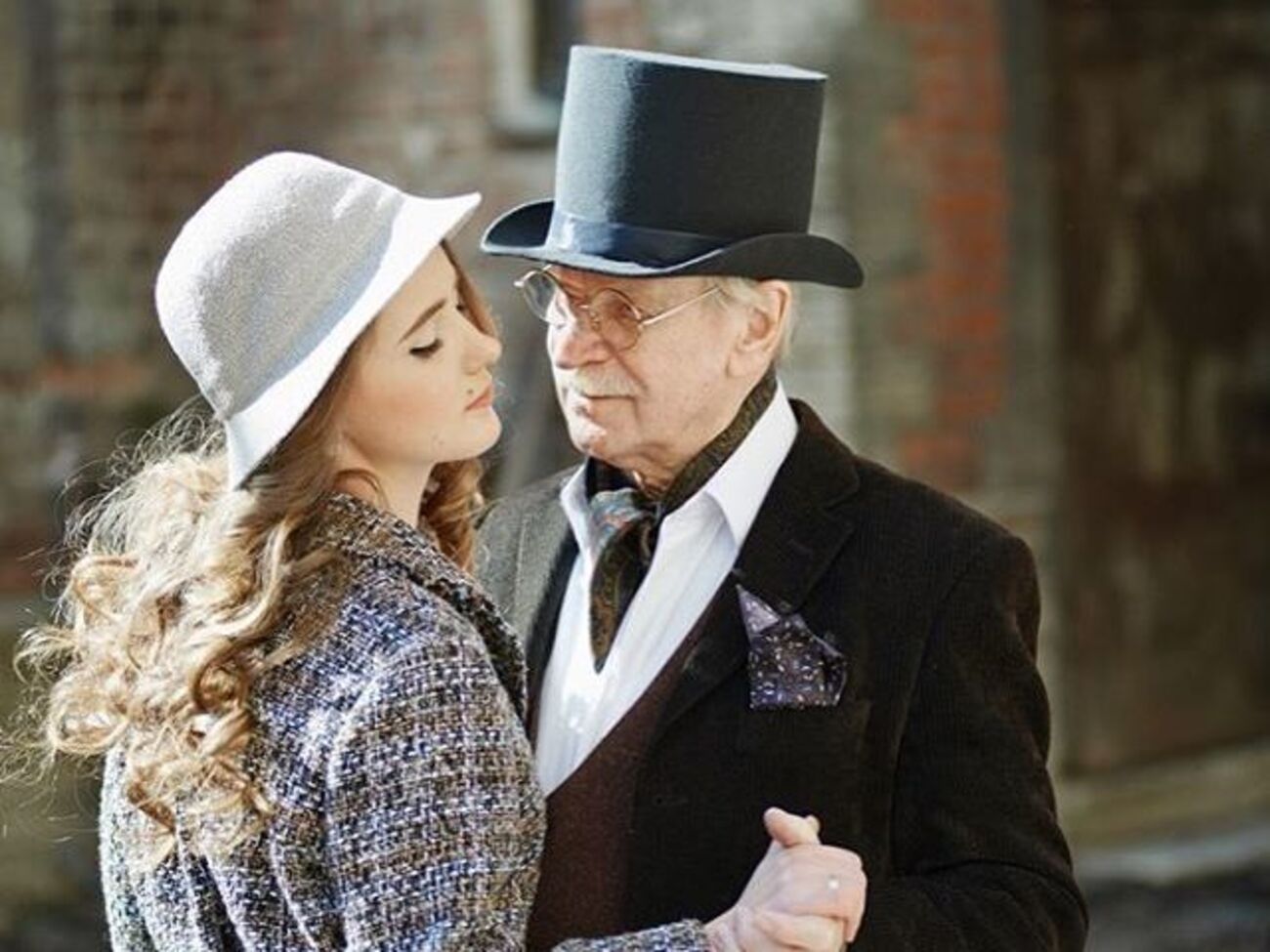 Супруги Краско продемонстрировали свои романтические отношения в новой фотосессии