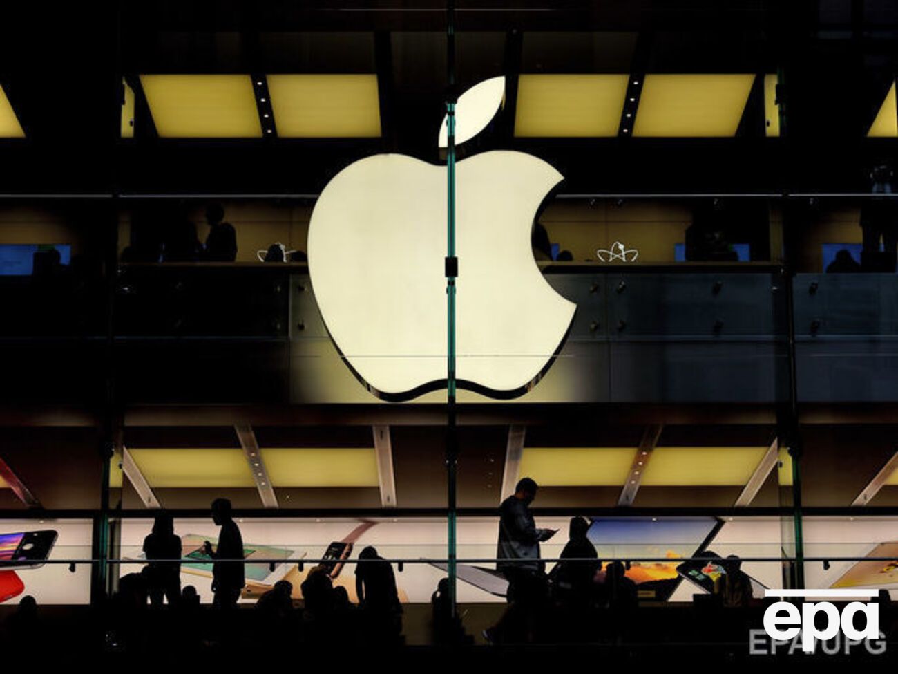 Apple подала иски к российским фирмам, занимающимся продажей техники