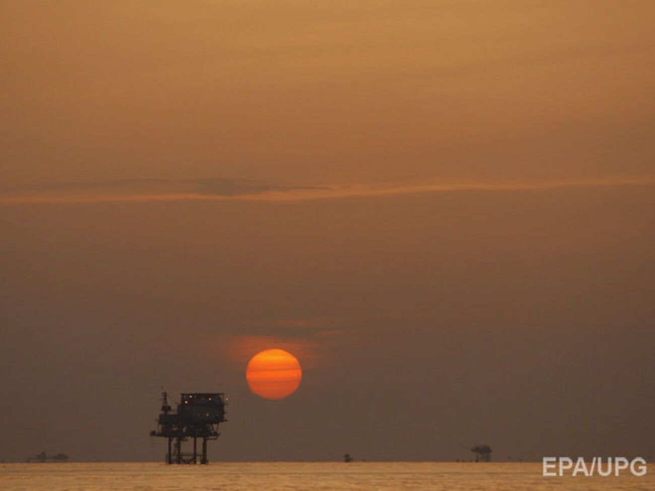Цены на нефть упали почти на $1 – до $45,60 за баррель