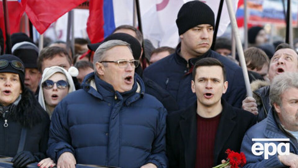 Касьянов и Яшин на марше памяти Бориса Немцова