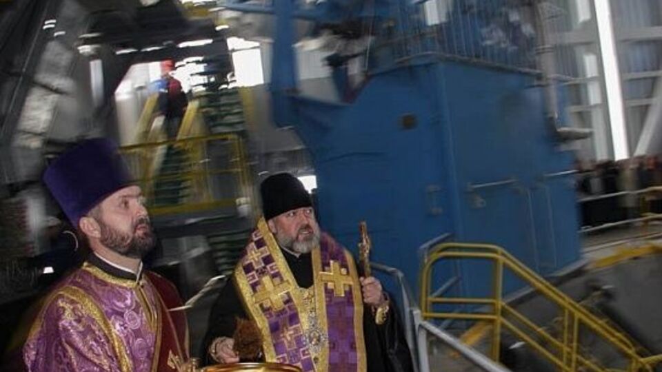 Кураев считает, что ответственность за запуск ракеты несет и епископ Лукиан, который ее освящал