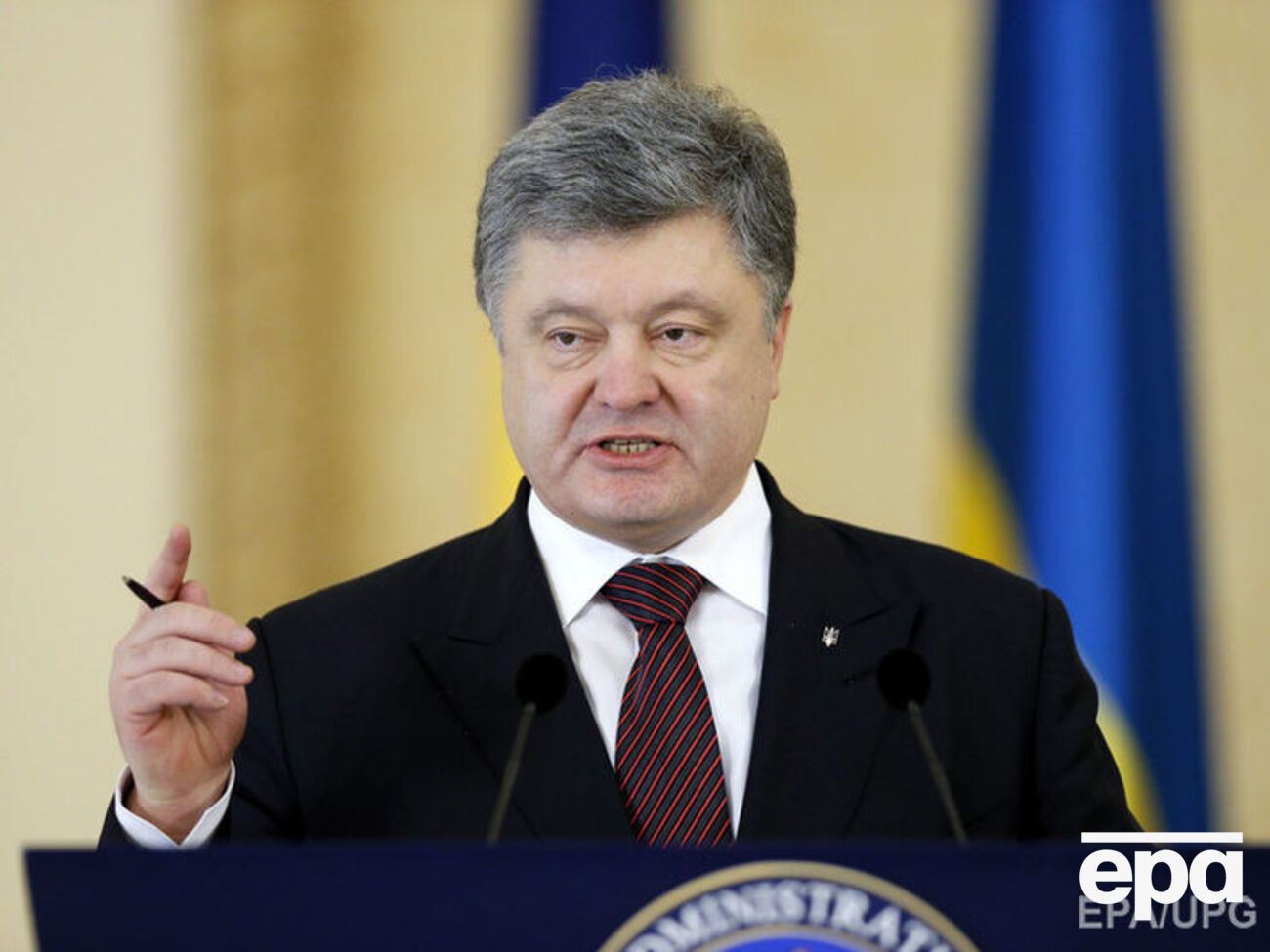 Порошенко поручил замглавы МИД Украины сообщить на заседании Совбеза о запрете Меджлиса