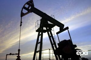 Нефть незначительно подешевела