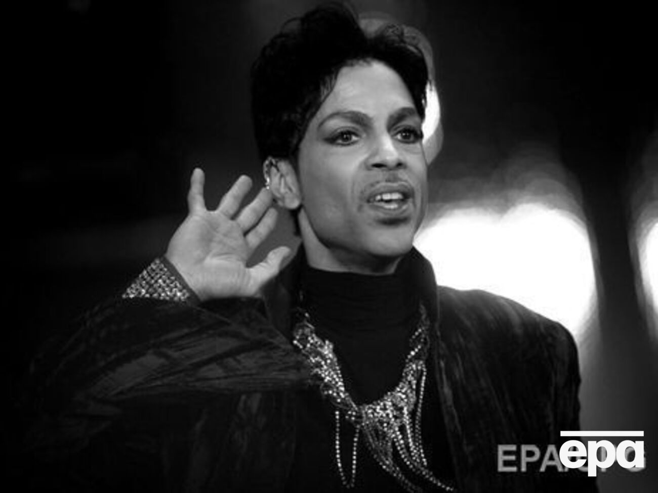 Сейчас полиция определяет, были ли препараты назначены Принсу или попали к нему иным образом