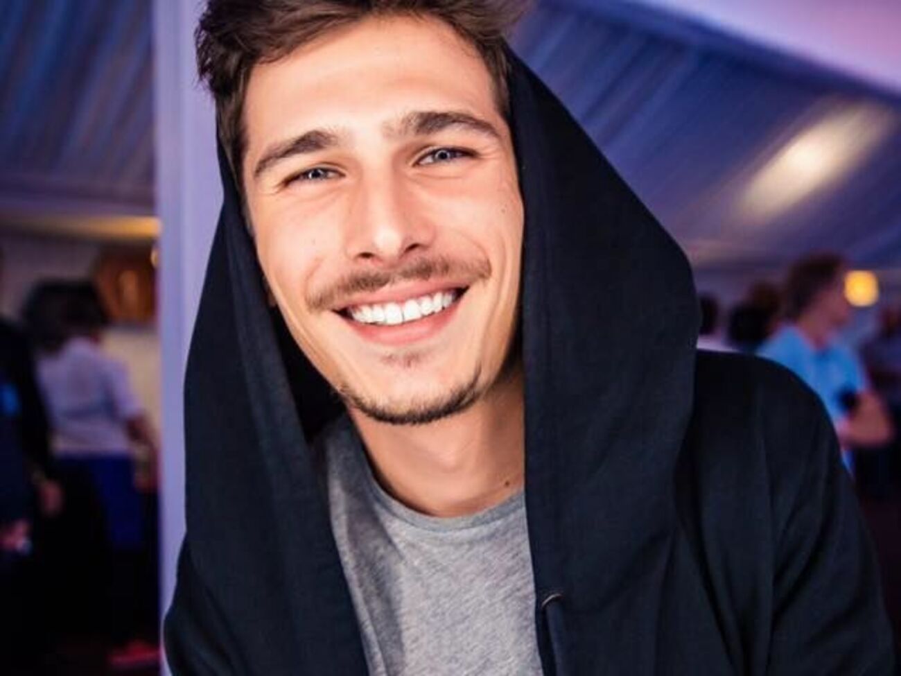 Лозе не понравилась страница Позитива в Facebook