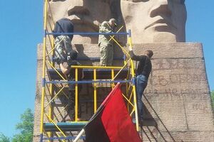 Снос памятника чекистам