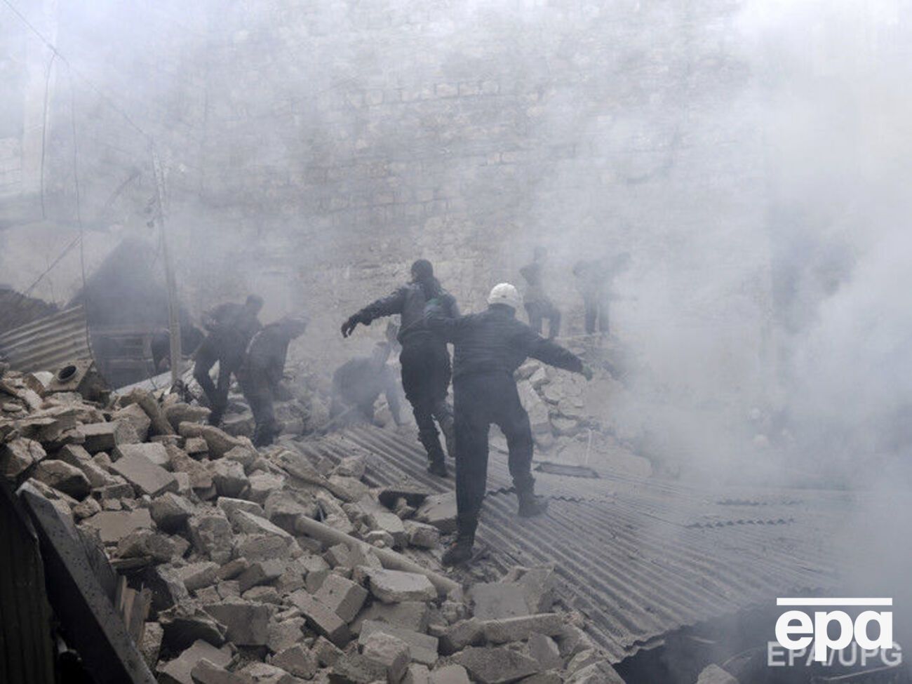 СМИ сообщают о десятках убитых в результате авианалета на Алеппо