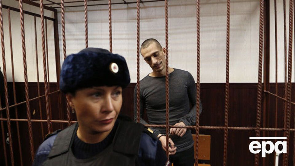 Павленский объявил "регламент молчания"