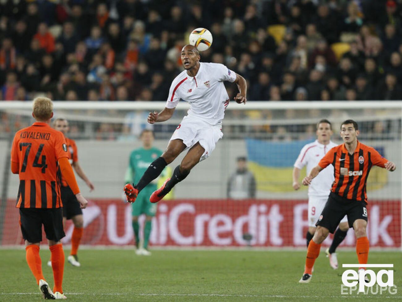 "Шахтер" и "Севилья" разошлись миром