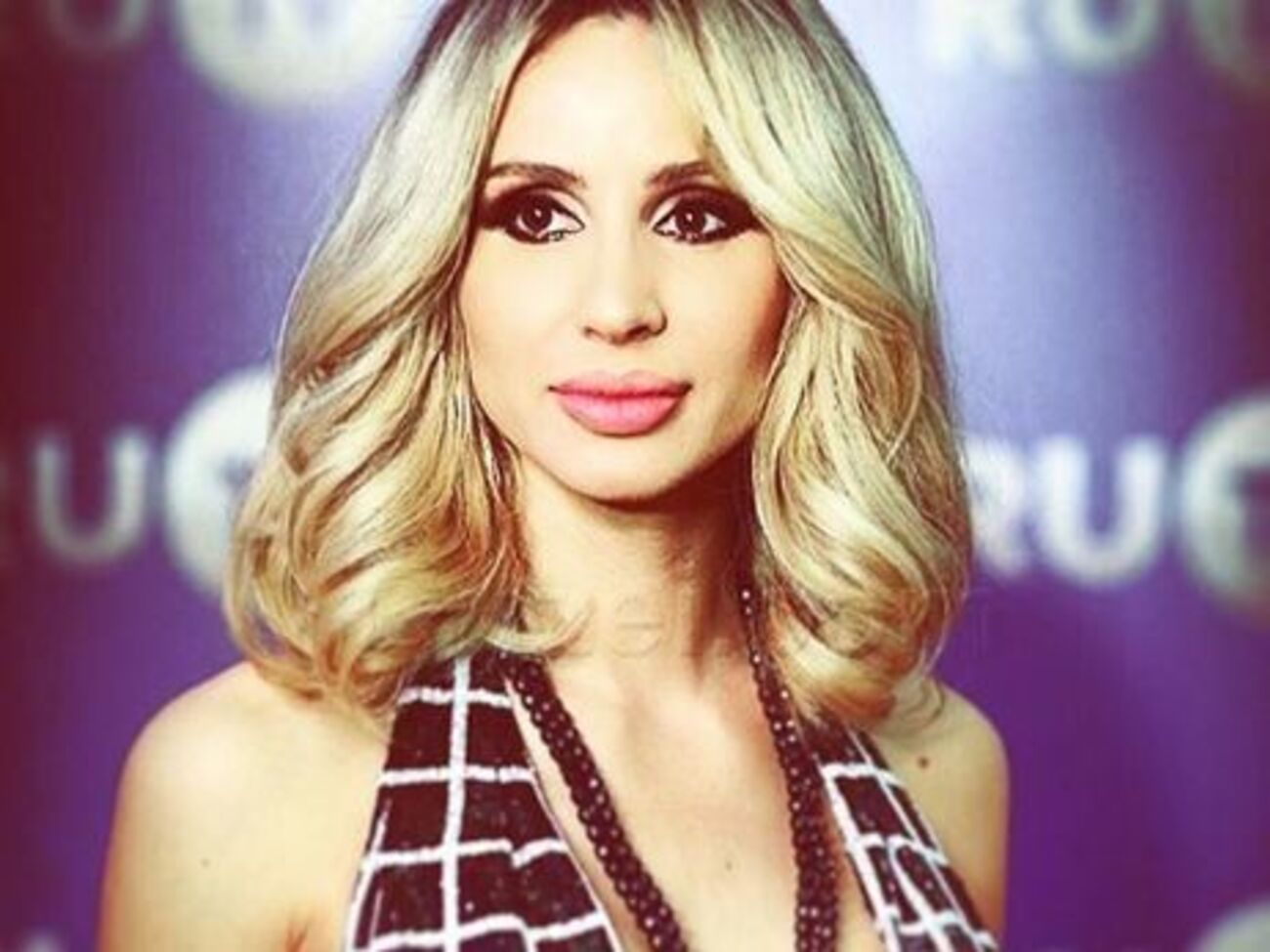 Loboda: Какой бы сильной ни была женщина, она ждет мужчину сильнее себя… и не для того, чтобы он ограничивал ей свободу, а для того, чтобы он дал ей право быть слабой