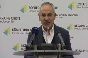 Шустер вышел на пресс-конференцию в Украинском кризисном медиацентре
