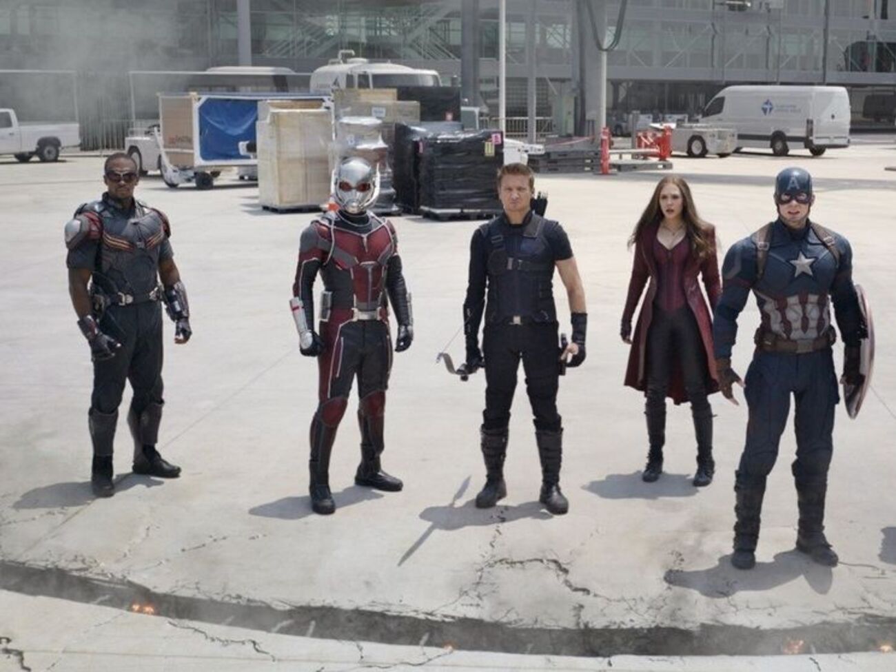 Герои станут по разные стороны баррикад