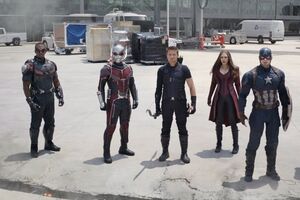 Герои станут по разные стороны баррикад