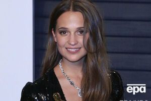 Викандер утверждена на роль Лары Крофт