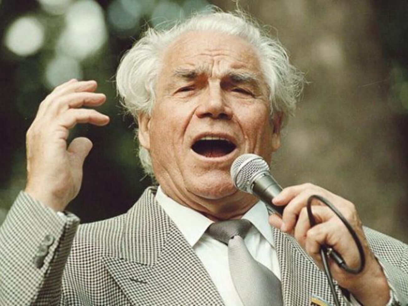 Дмитрий Гнатюк: После двух месяцев на гастролях я уже болел, ничто мне было не мило. Возвращался в Киев, на Владимирскую горку шел, и так хорошо становилось