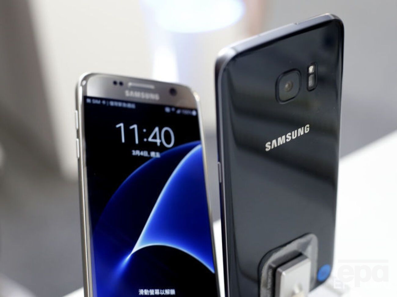 Sumsung остается лидером рынка