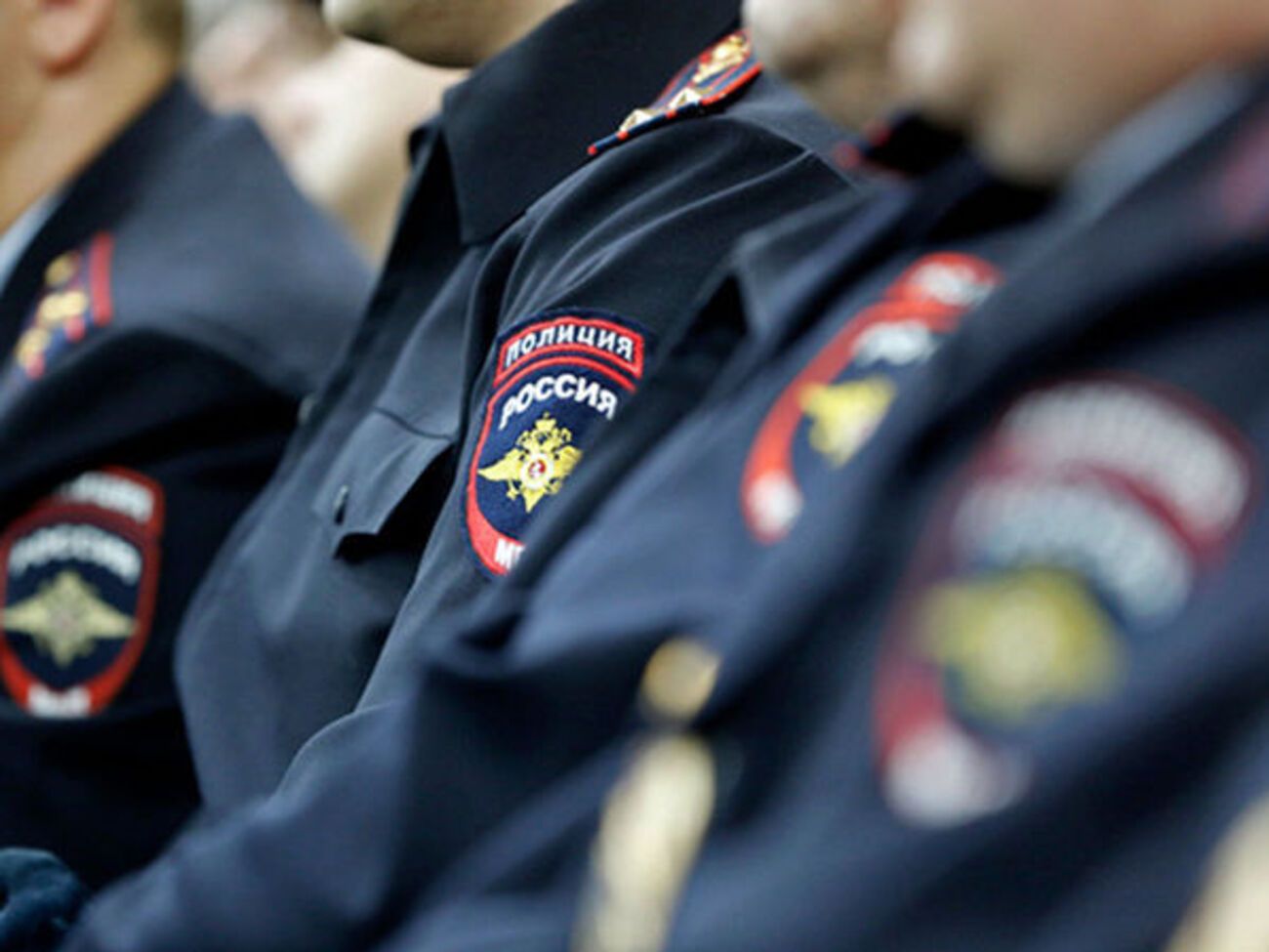 Как заявляют в СКР, девушка ногой ударила полицейского в область живота и паха