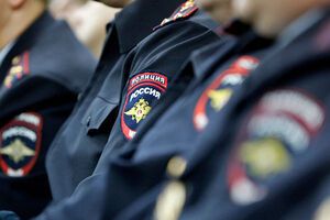 Как заявляют в СКР, девушка ногой ударила полицейского в область живота и паха