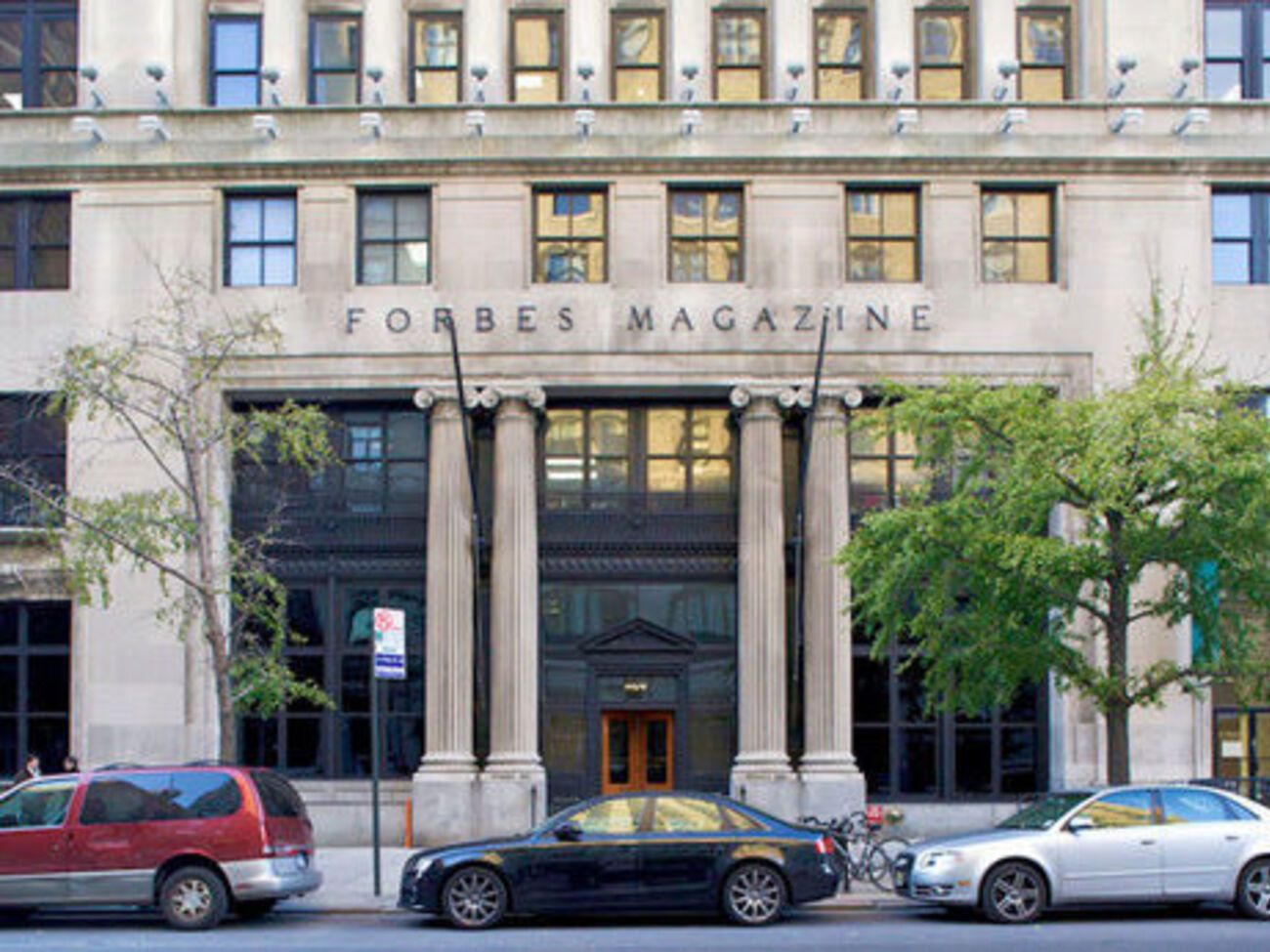 Украинский Медиа Холдинг пока не намерен отказываться от бренда Forbes