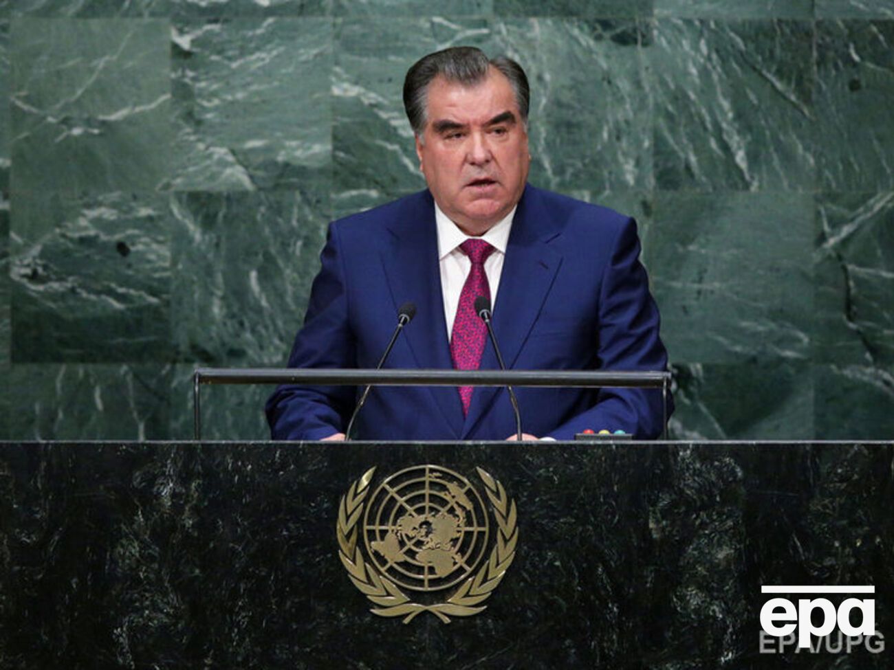 Таджикизация фамилий началась с президента Рахмона