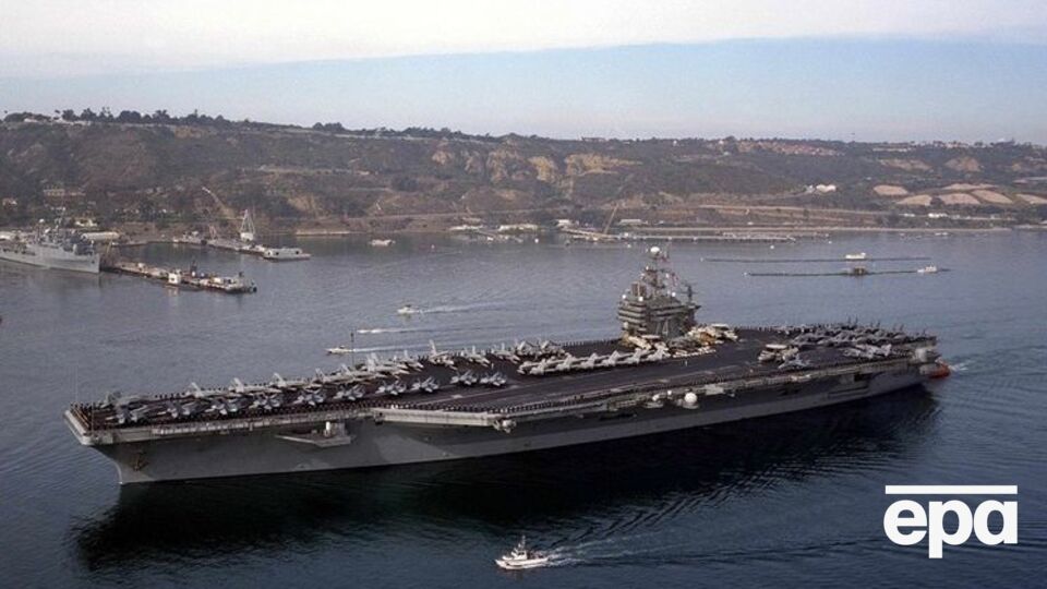 Власти Китая отказались пустить группу американских кораблей во главе с USS John C. Stennis (на фото) в порт Гонконга