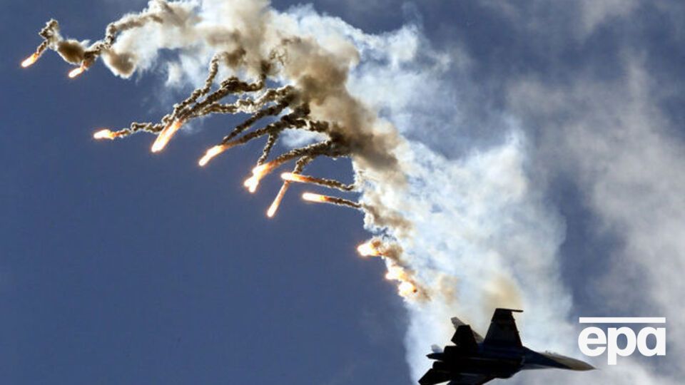 Су-27 выполнил опасный маневр рядом с американским RC-135