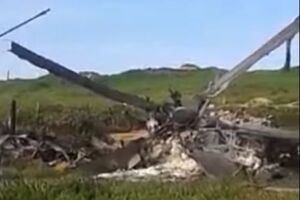 Кадр с места падения сбитого в Нагорном Карабахе азербайджанского вертолета Ми-24