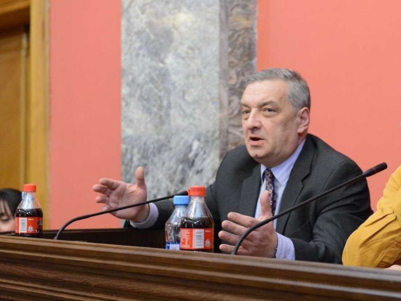 Лидер грузинского парламентского большинства Вольский предложил провести переговоры между главами Армении и Азербайджана