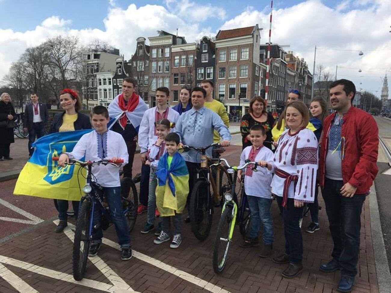 В Амстердаме Климкин принял участие в велопробеге в поддержку ассоциации Украина&ndash;ЕС
